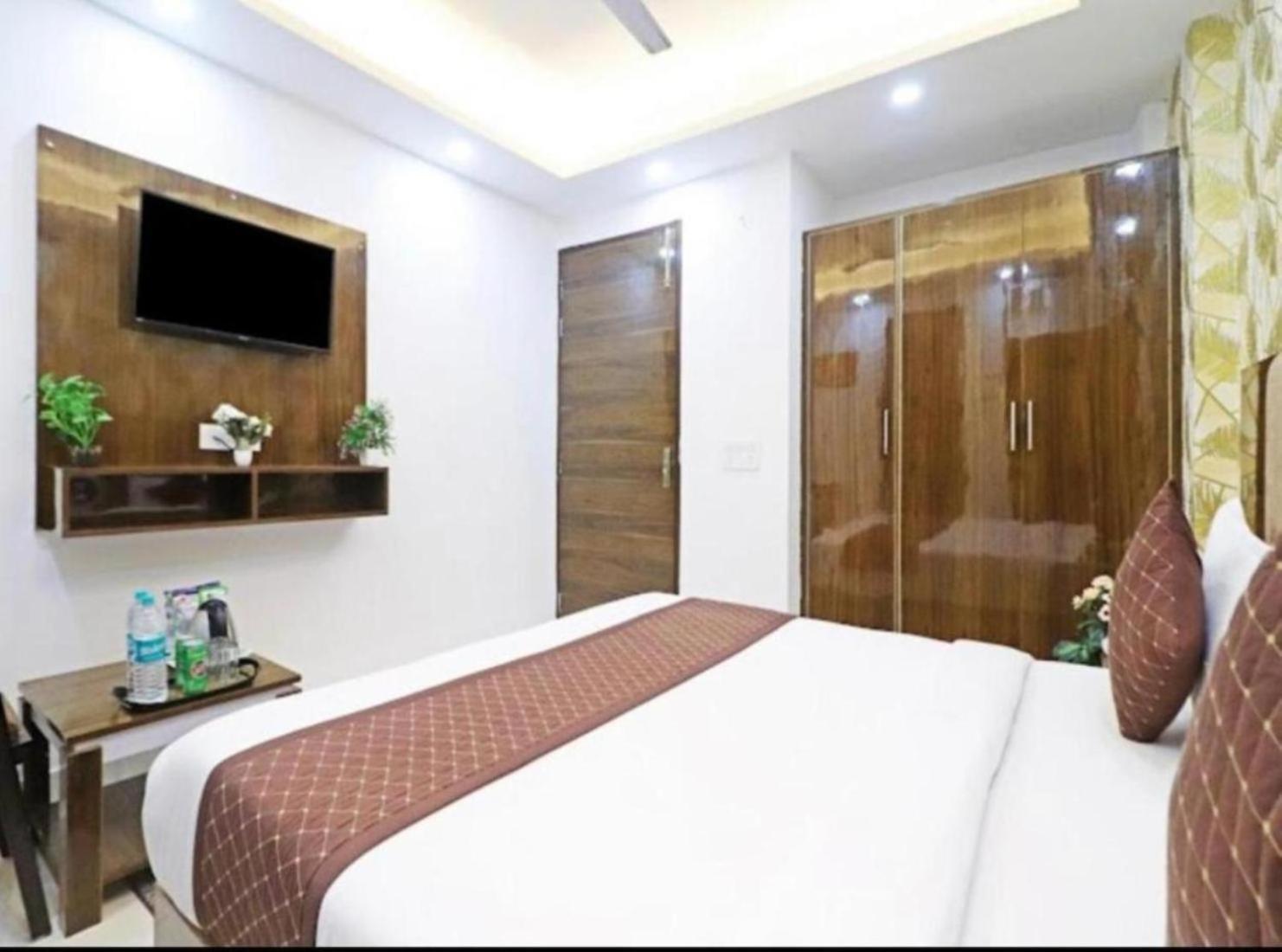 Hotel Vijaydeep Place Near Delhi Airport Yeni Delhi Dış mekan fotoğraf